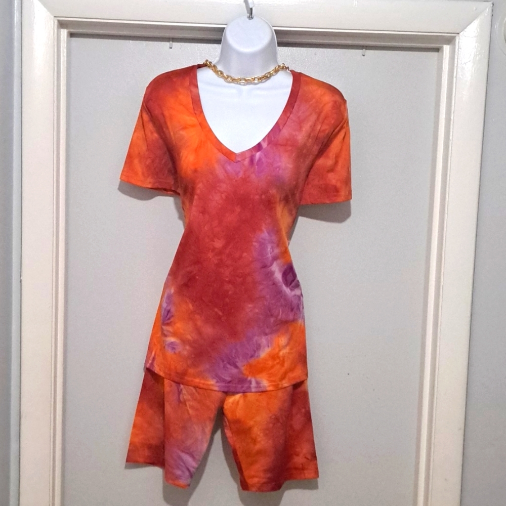Daisy brand. Tie dye short set